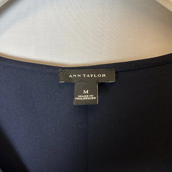 Ann Taylor Roll Tab Long Sleeve V-Neck Blouse Women's Size Medium Navy - Picture 12 of 12